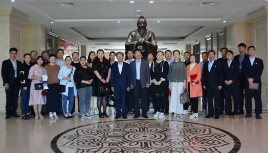 济南市深泉外国语学校高2020级家长委员会建立